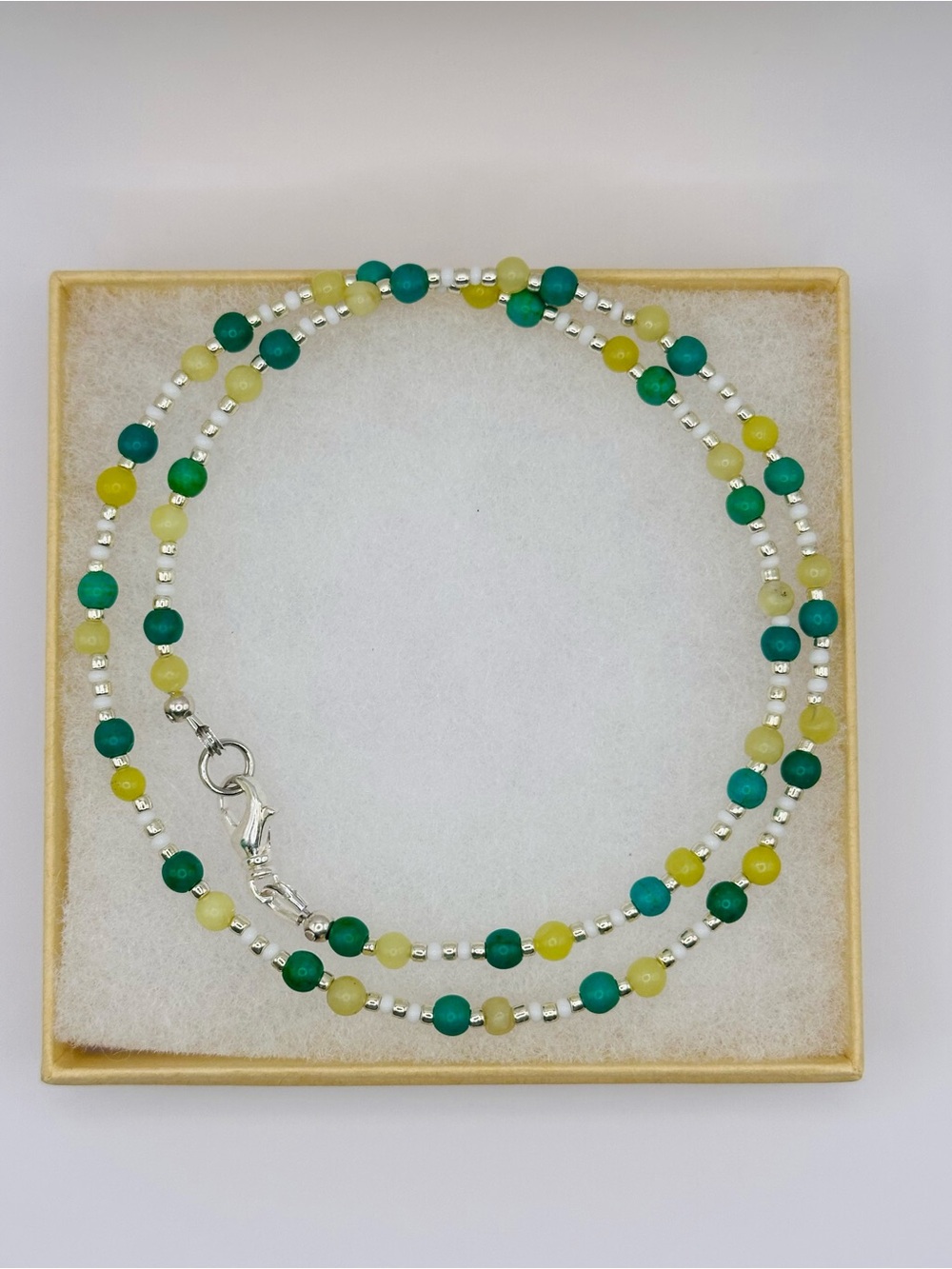 Handmade Peridot and Magnesite Beaded Women's Necklace with Silver Accents